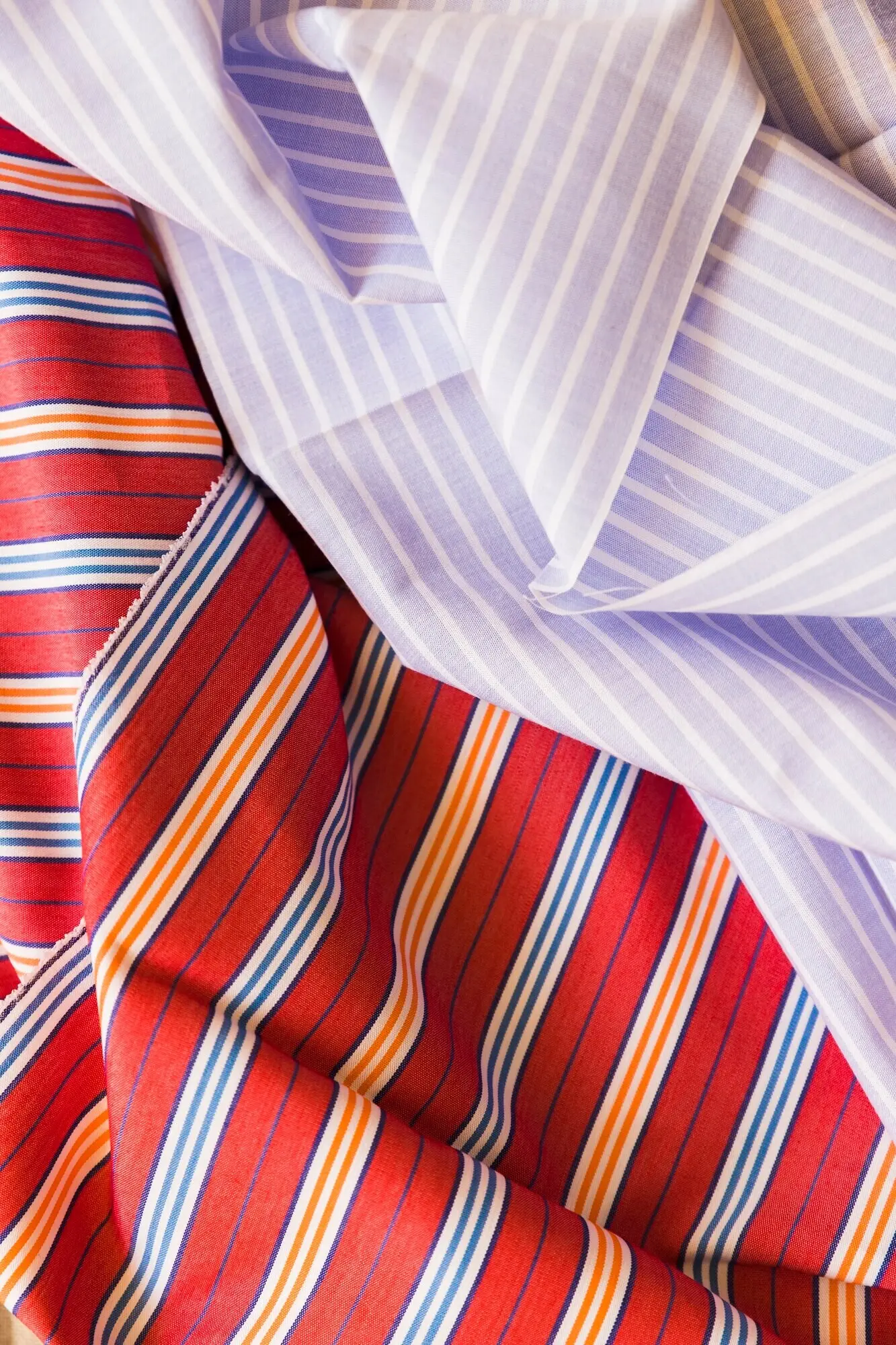 Nahaufnahme eines gefalteten Baumwollstoffs